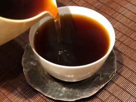 普洱茶生茶如何变熟茶？
